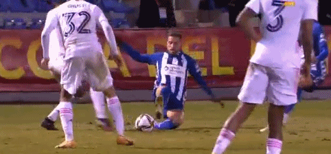 CBA-北京主场遭山西逆转 周琦曾凡博合力防守